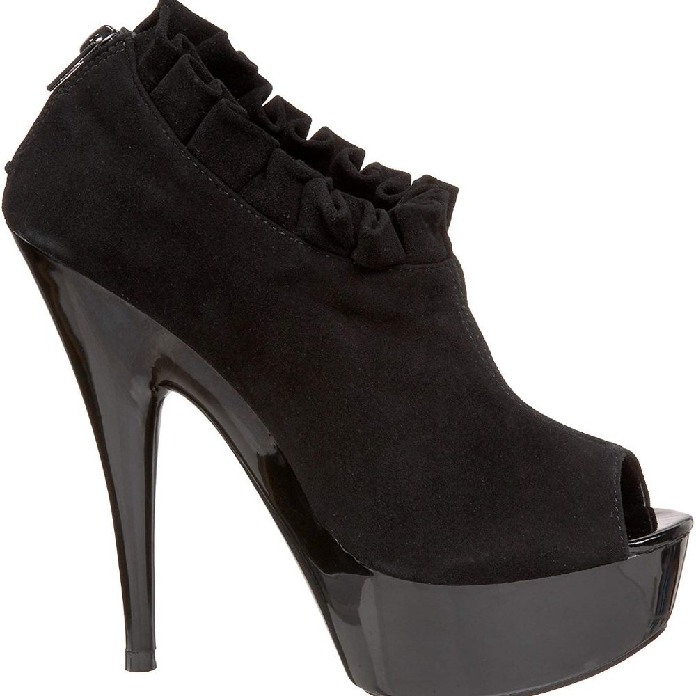 Luichiny Nicka Bee Suede booties NIB